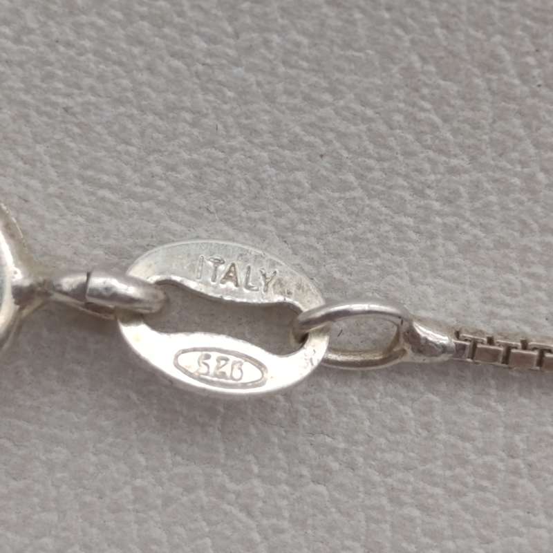 Sterling silver necklace with donald duck pendant - weighs 3.3g - length 39cm