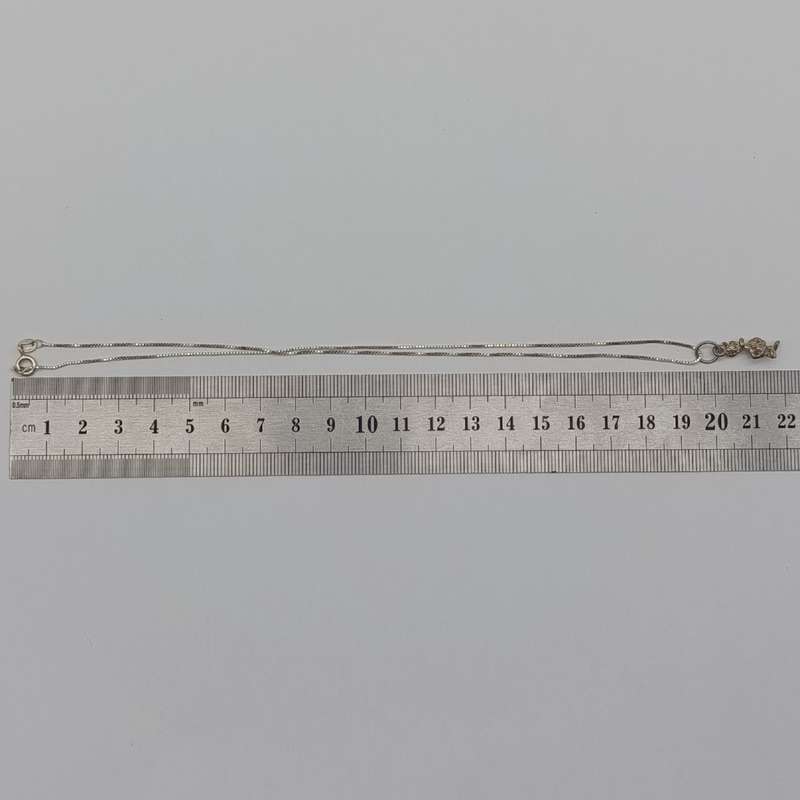 Sterling silver necklace with donald duck pendant - weighs 3.3g - length 39cm