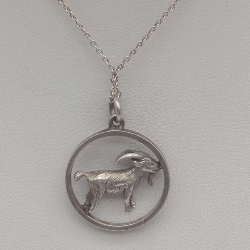 Sterling silver necklace with goat pendant - weighs 5.9g
