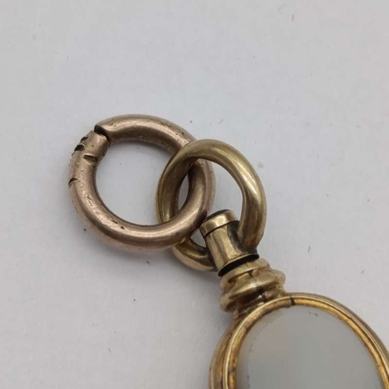 Antique 9kt Gold pocketwatch fob key with stone inserts - weighs 3.9g