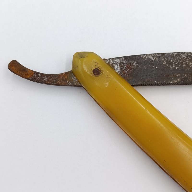 JA Henckels Vintage Straight Razor - Bit of rust otherwise still excellent