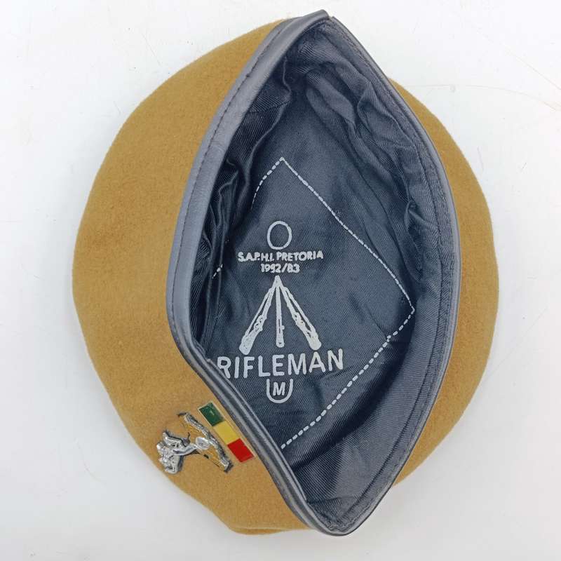 SADF Signal Corps beret with badge and balkie