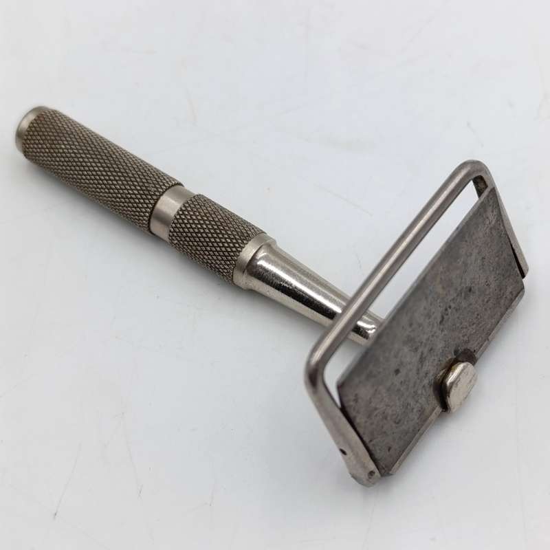 Vintage Rolls-Razor in box with papers - very good condition