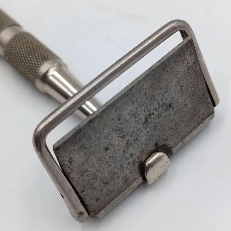 Vintage Rolls-Razor in box with papers - very good condition