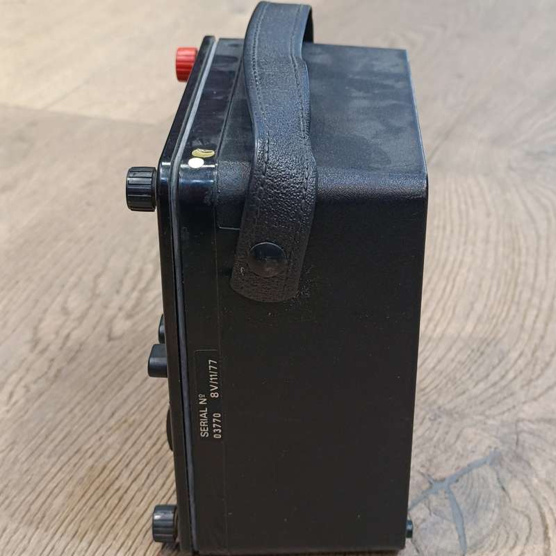 Vintage Universal Avo Meter model 8 in case
