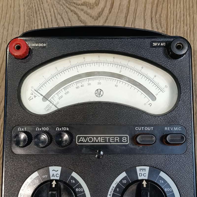 Vintage Universal Avo Meter model 8 in case