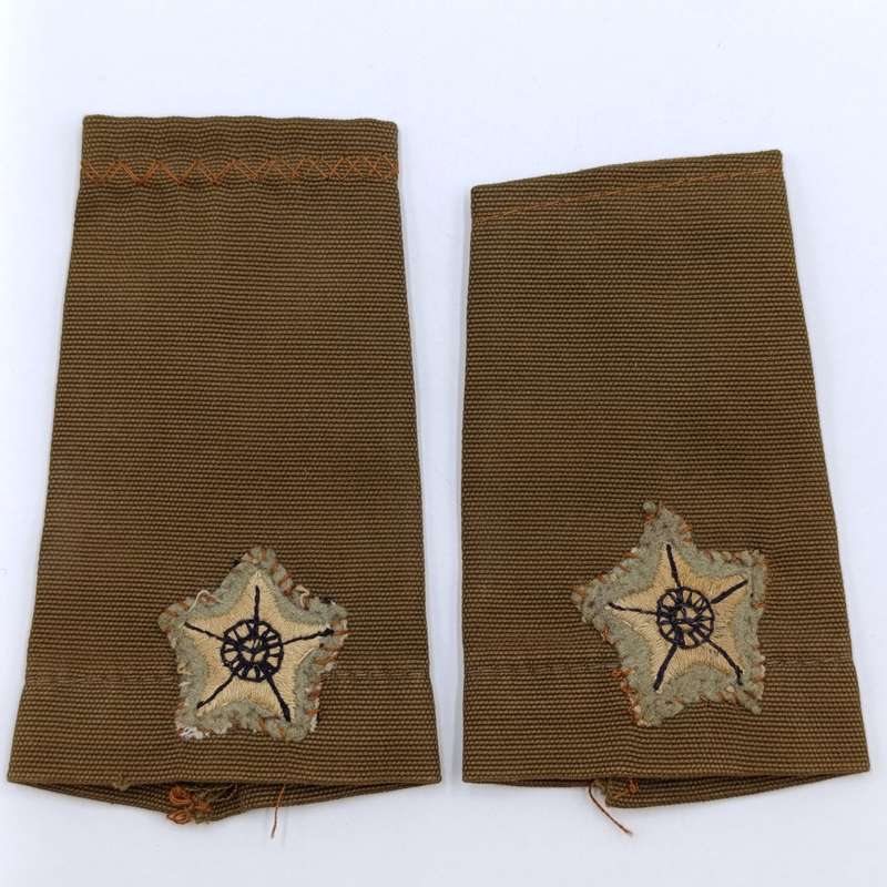 Pair of SADF second Lieutenant rank epaulettes