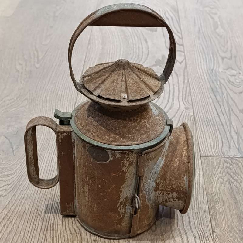 Vintage SA Railways signal oil lantern