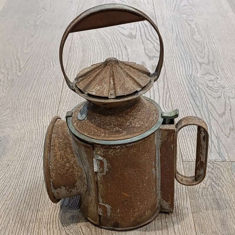 Vintage SA Railways signal oil lantern
