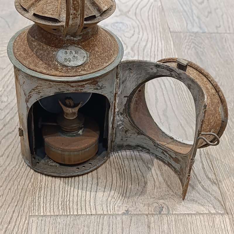 Vintage SA Railways signal oil lantern