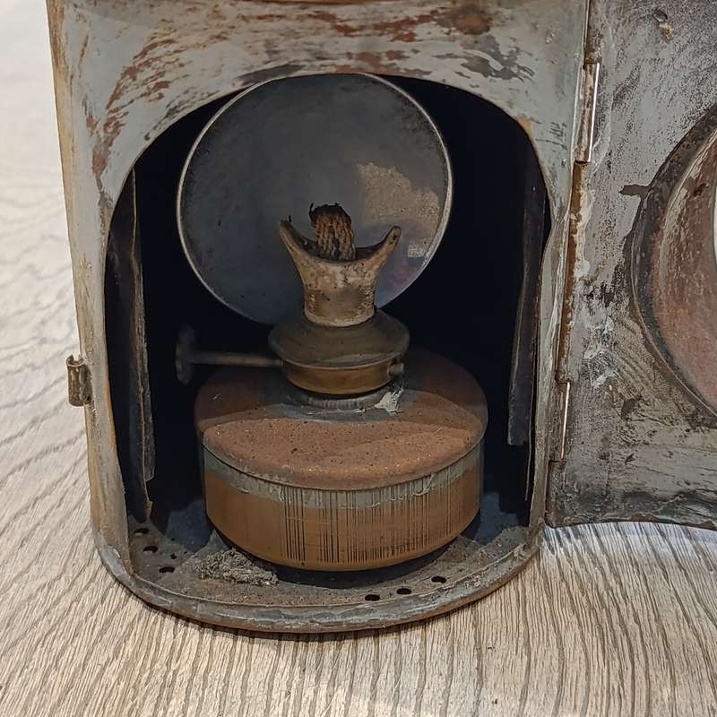 Vintage SA Railways signal oil lantern