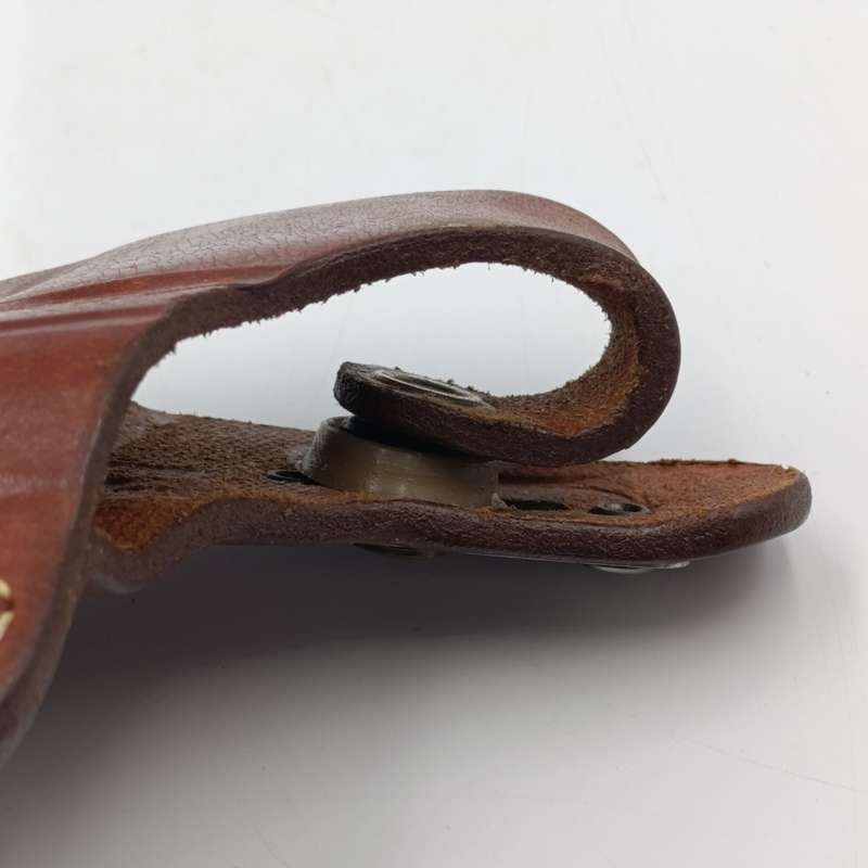 Wl Paso Leather right hand gun holster for 32 Auto