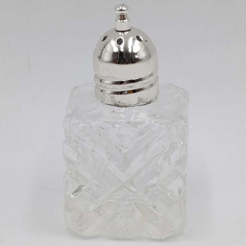 Lot of 8 salt shakers unused/undamaged in original box