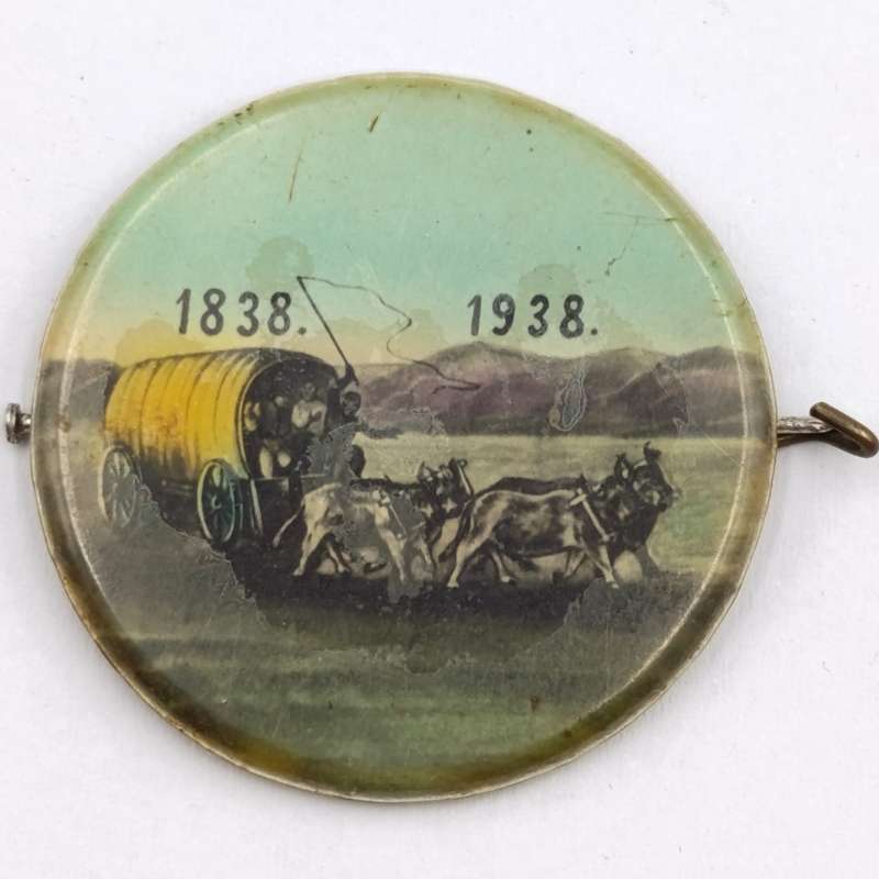 1938 Groot Trek tin badge