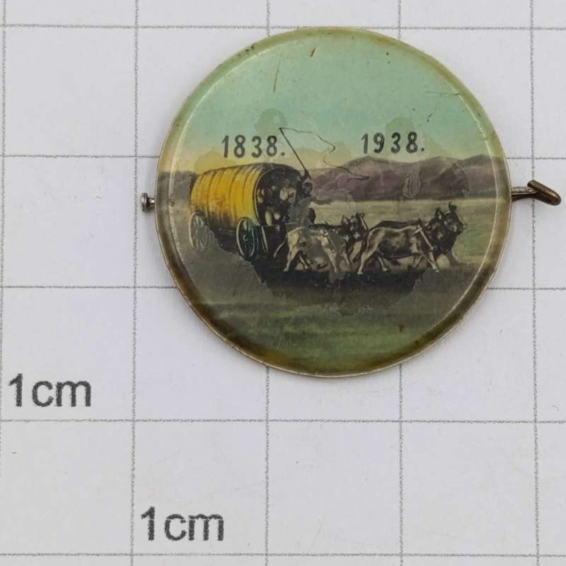 1938 Groot Trek tin badge