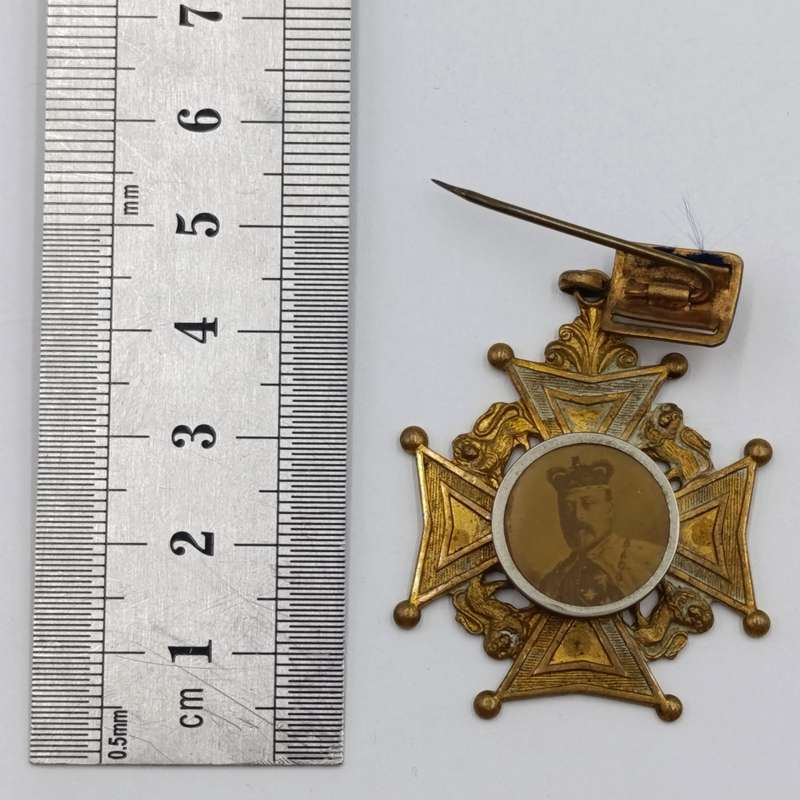 Vintage Edward 7 pin medallion - 1902 - unusual and rarely seen