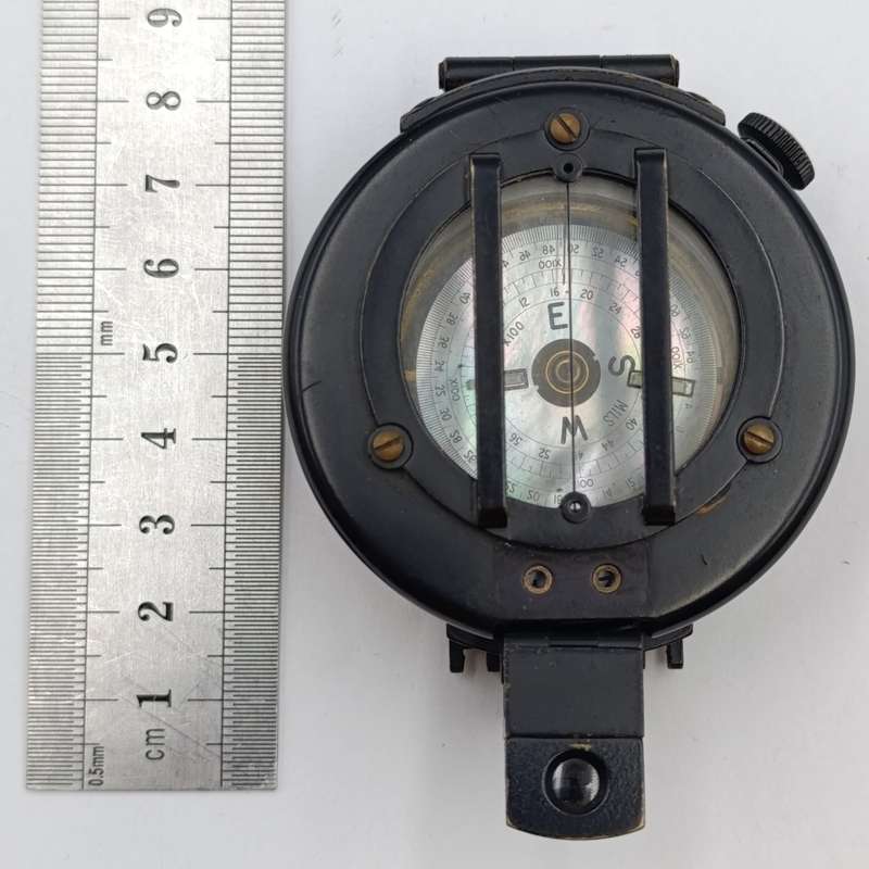Vintage M73 compass made in UK - in original leather case - working