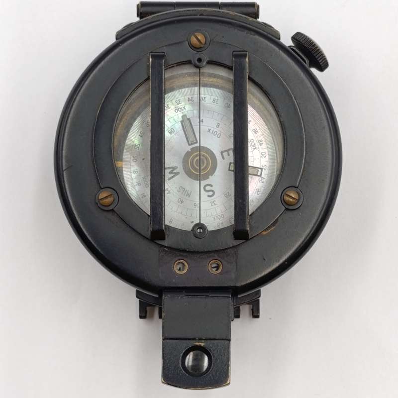 Vintage M73 compass made in UK - in original leather case - working