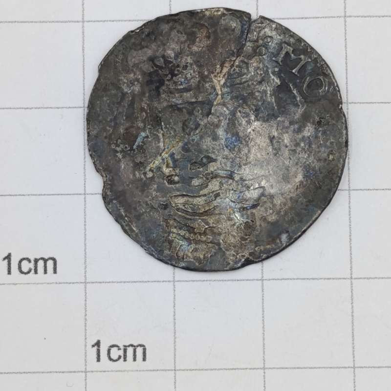 Shipwreck conglomorate with blue porcelain - Also shipwreck coin from the same wreck