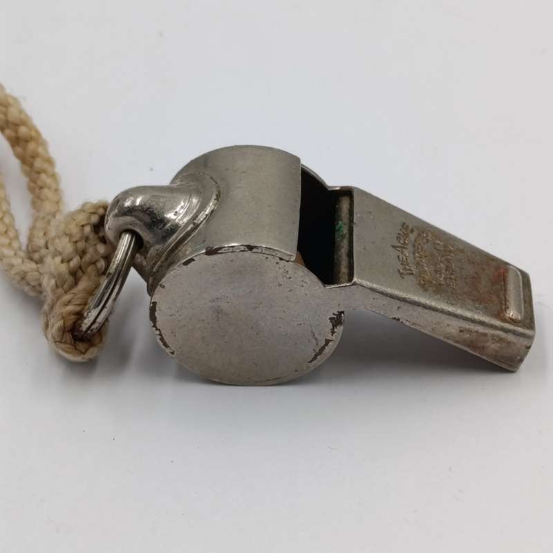 Acme Thunderer 2 different sizes whistles 