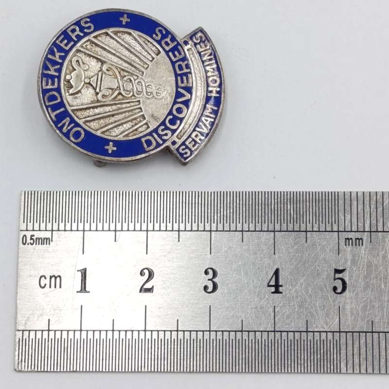 Ontdekkers Hospital silver badge plus nameplate Sister AC Erasmus