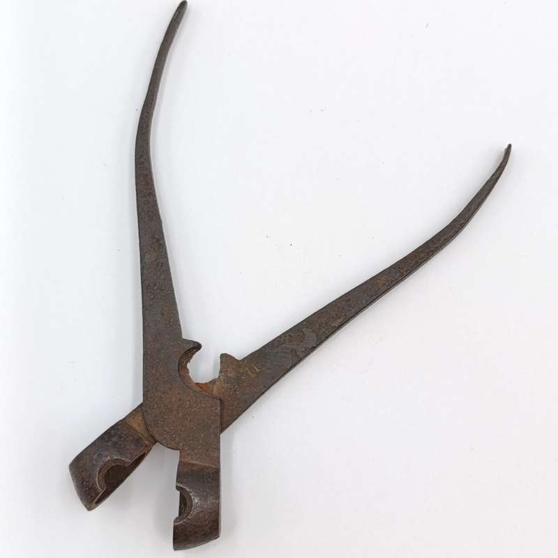 Antique round bullit mold/cutter
