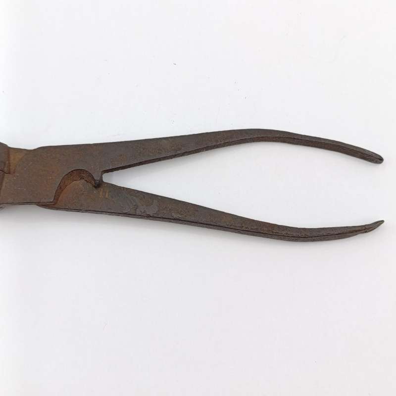 Antique round bullit mold/cutter