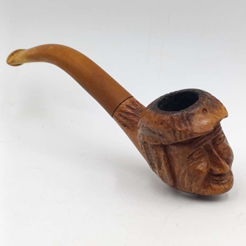 Handcarved Italian pipe - Genuine Briar - small chip on cap