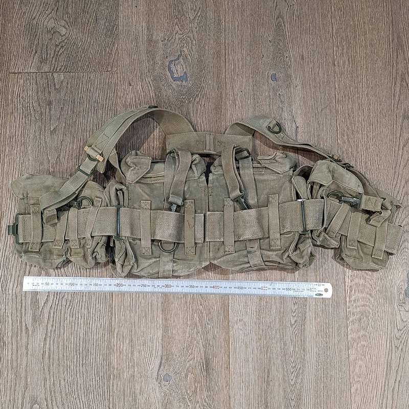 SADF Kidney, ammo and R1 ammo pouches on webbing belt