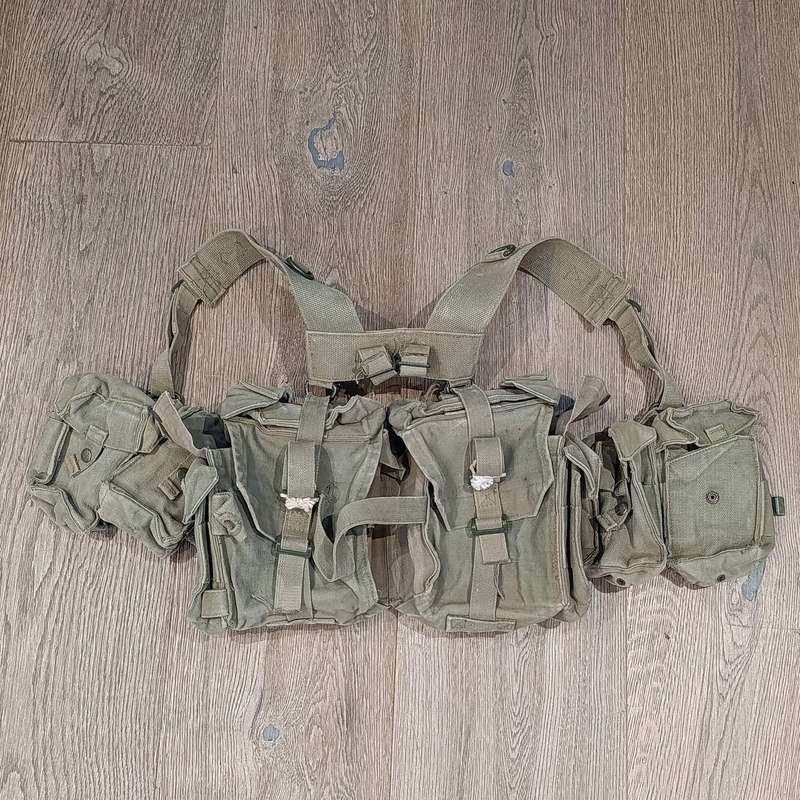 SADF Kidney, ammo and R1 ammo pouches on webbing belt