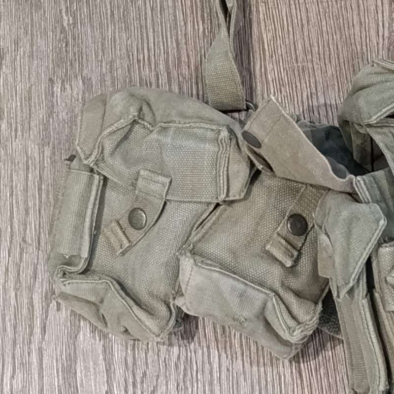 SADF Kidney, ammo and R1 ammo pouches on webbing belt