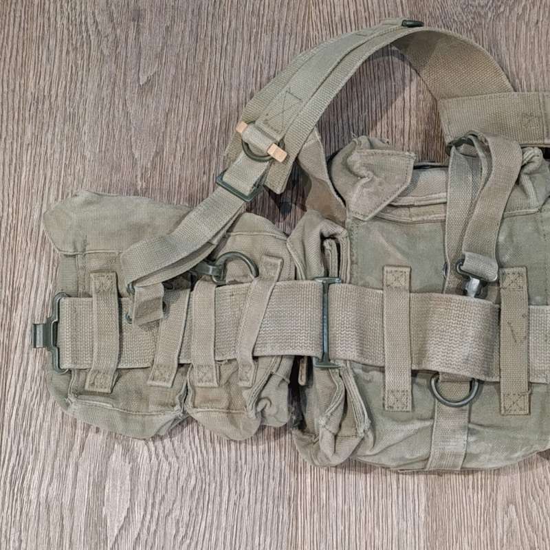 SADF Kidney, ammo and R1 ammo pouches on webbing belt