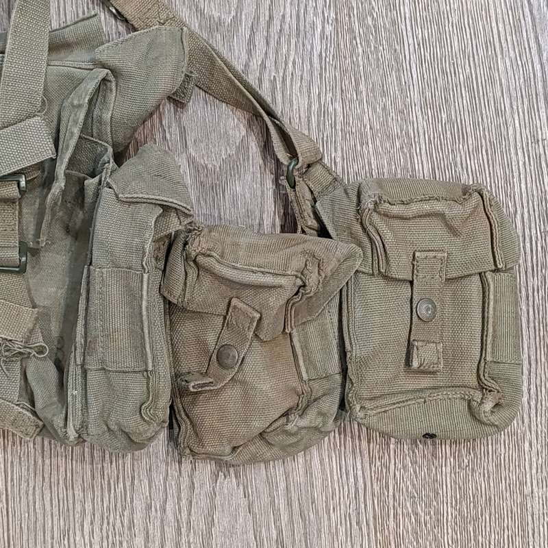 SADF Kidney, ammo and R1 ammo pouches on webbing belt