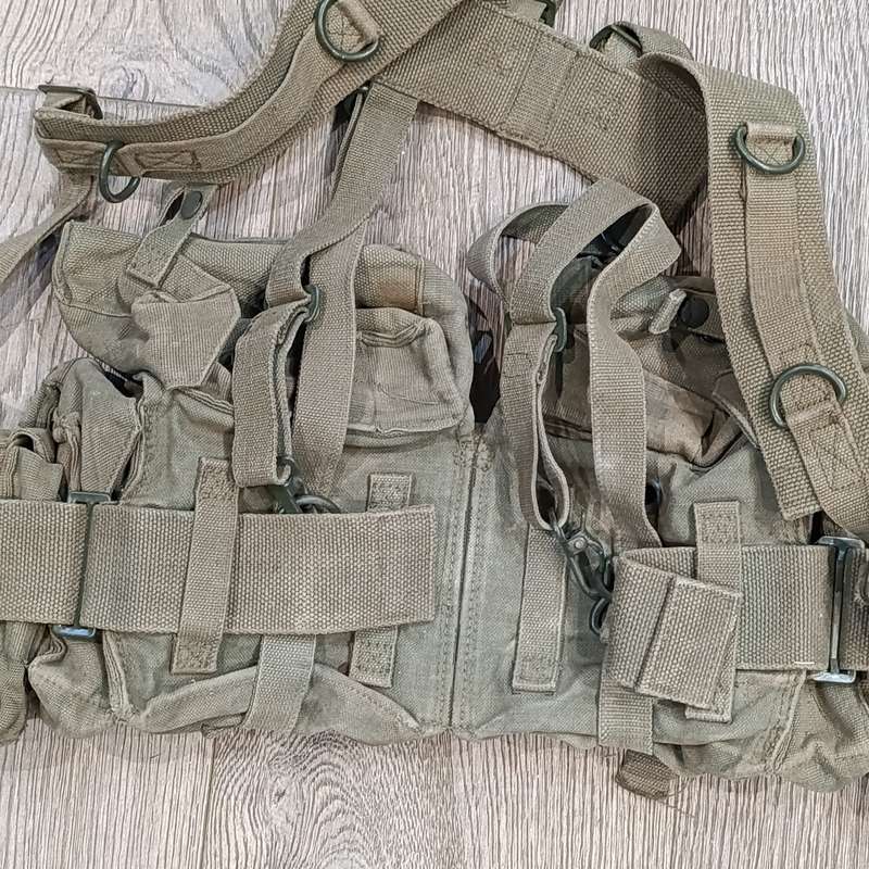 SADF Kidney, ammo and R1 ammo pouches on webbing belt