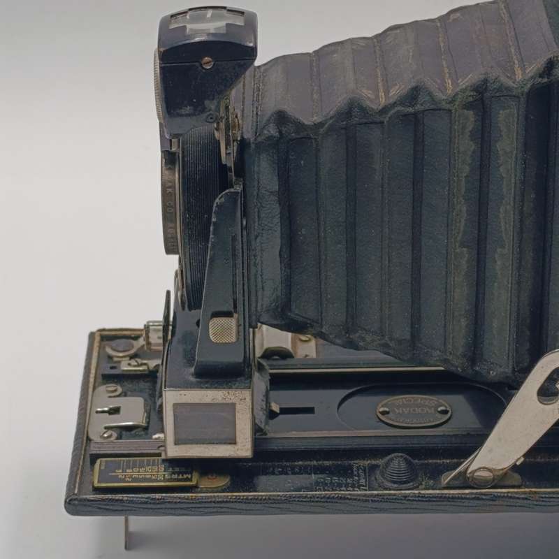 Antique Kodak No.A - 116 folding camera with leather pouch