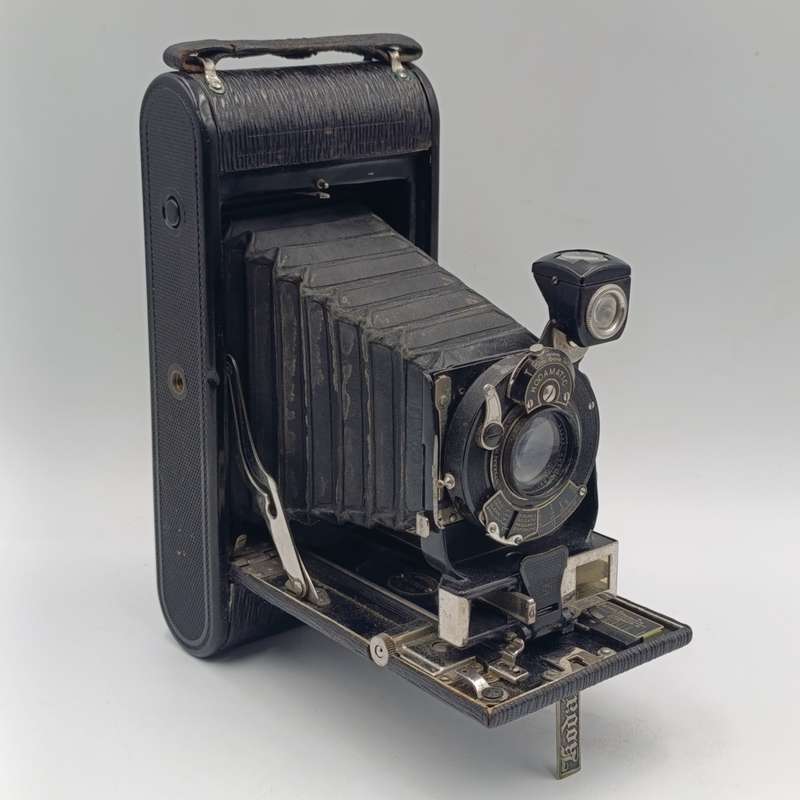 Antique Kodak No.A - 116 folding camera with leather pouch