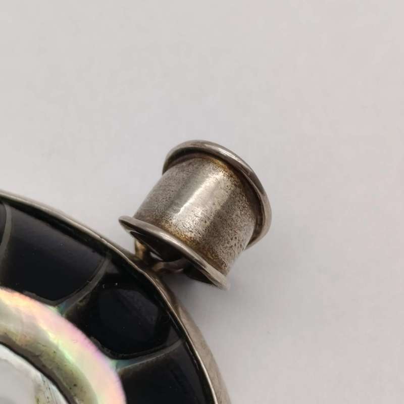 Vintage Nuutitles Shell in sterling silver pendant