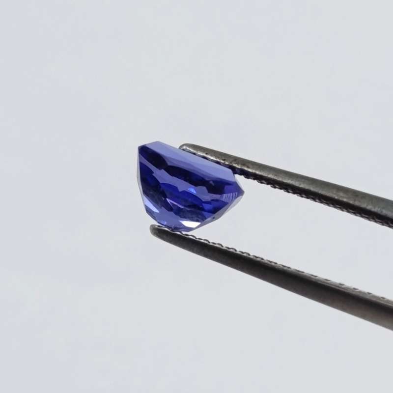 Tanzanite of 1,32 carat Octagon cut Intense blue purple and high clarity
