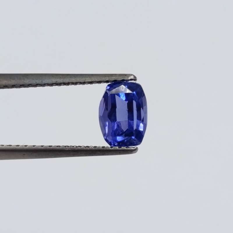 Tanzanite of 1,32 carat Octagon cut Intense blue purple and high clarity