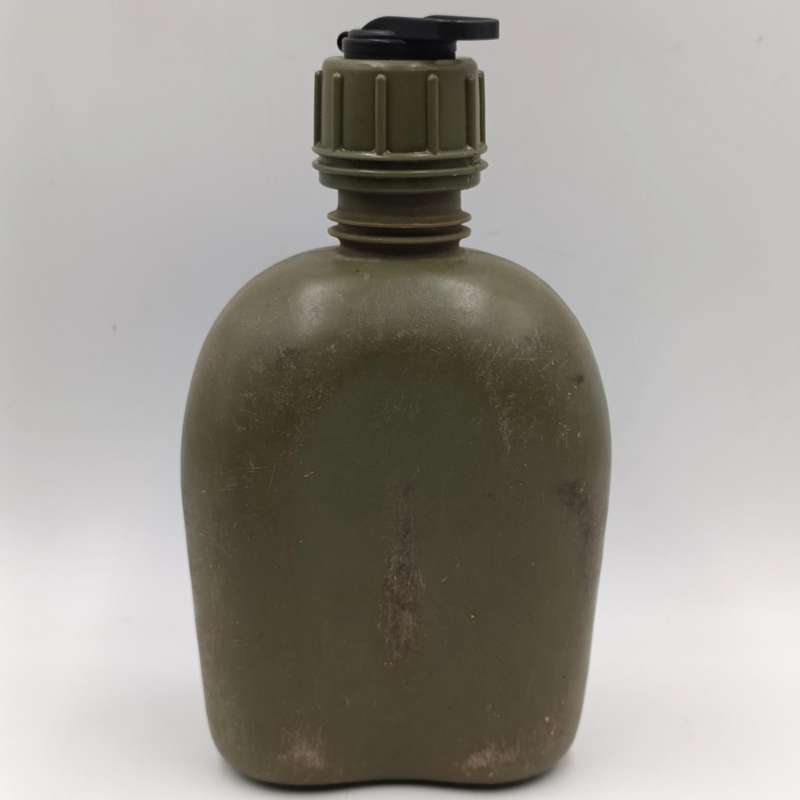 SADF Water bottle with fire bucket in pouch