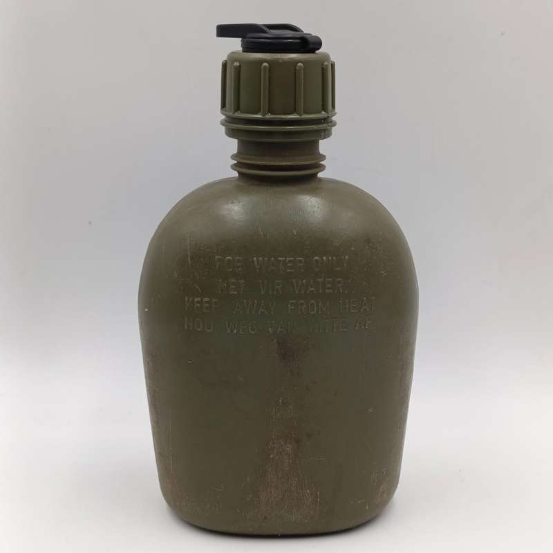 SADF Water bottle with fire bucket in pouch
