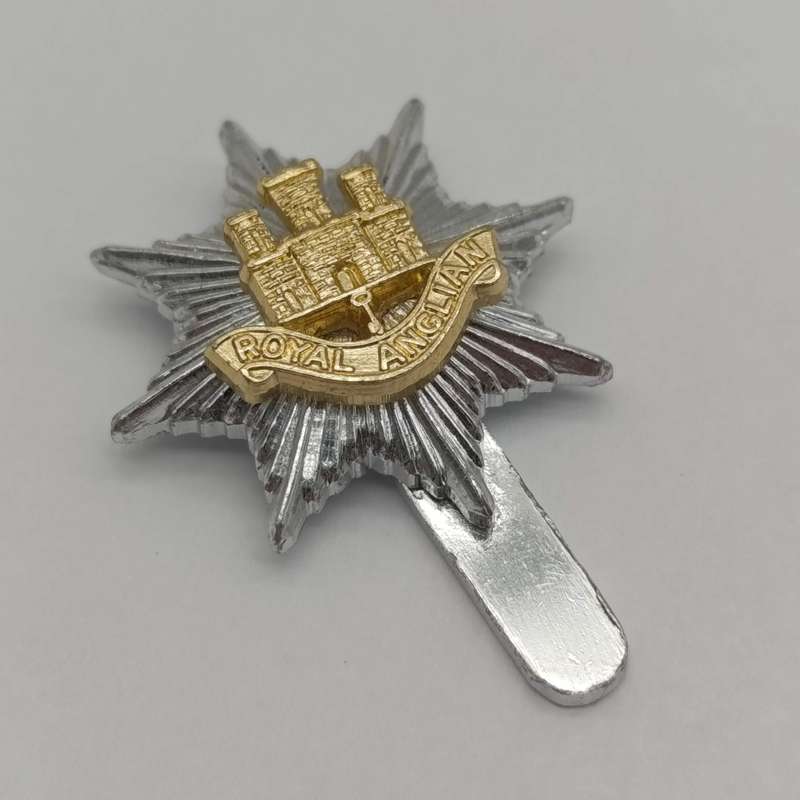 Royal Anglain regiment cap badge