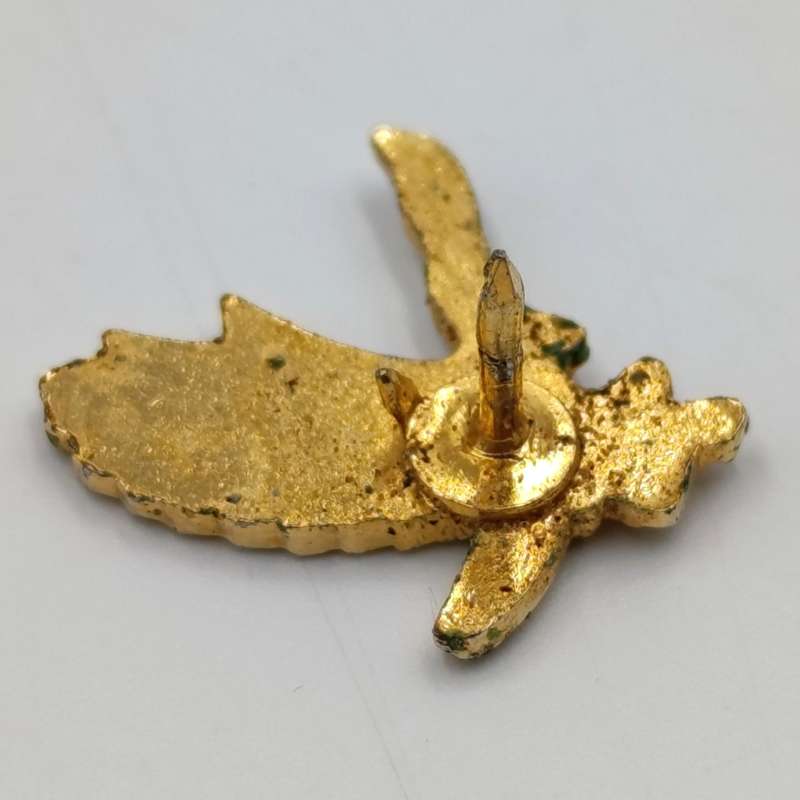 Vintage Gulf Airlines lapel pin badge