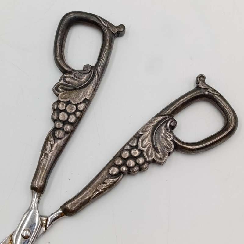 Vintage Sola 90 grape scissors