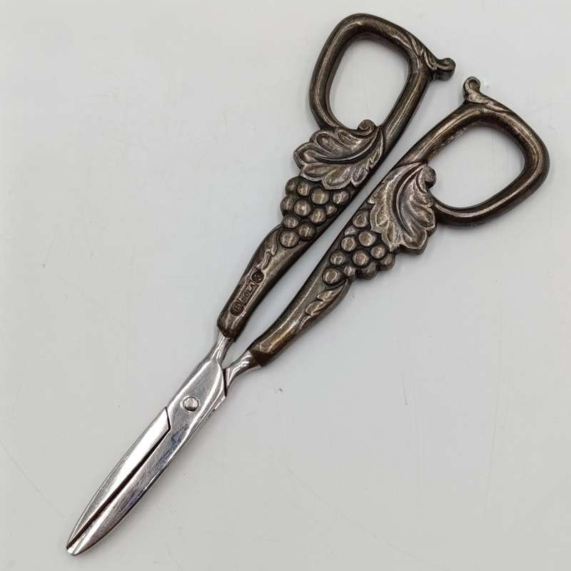 Vintage Sola 90 grape scissors
