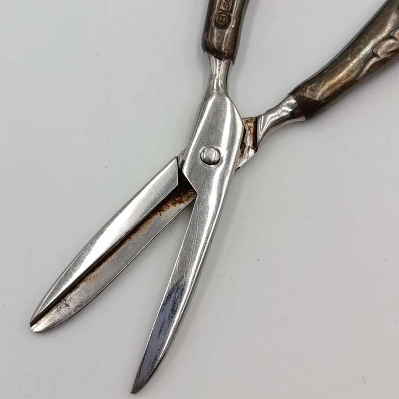 Vintage Sola 90 grape scissors