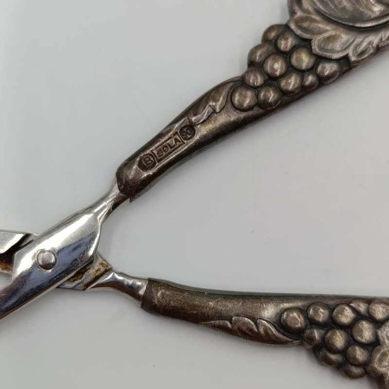 Vintage Sola 90 grape scissors