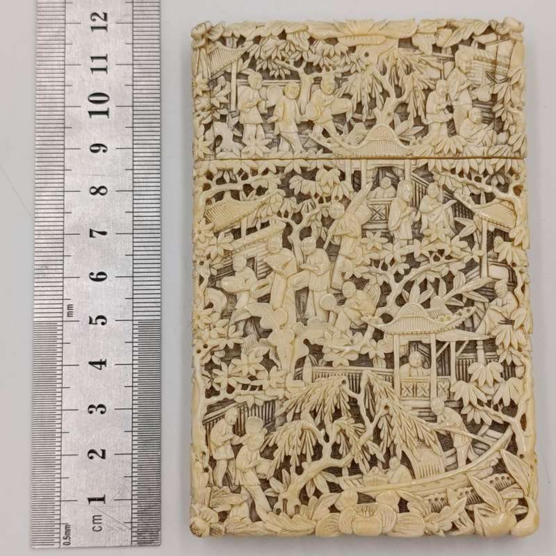 Antique Chinese Cantonese carved card case - circa mid - 1800's - lid repaired