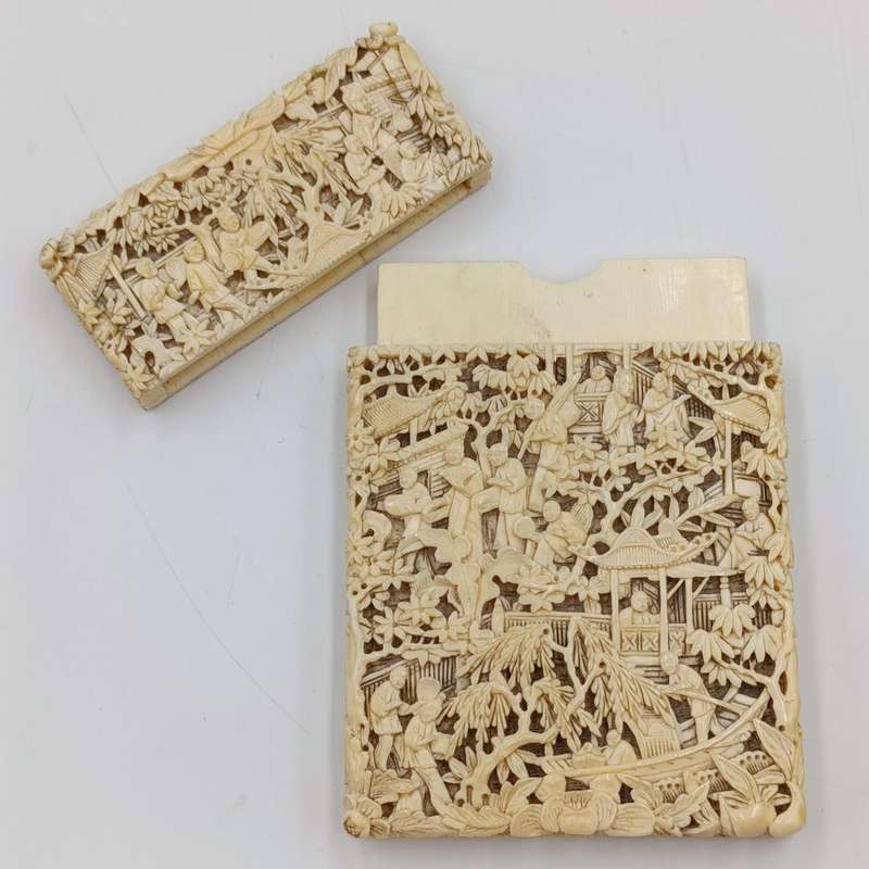 Antique Chinese Cantonese carved card case - circa mid - 1800's - lid repaired