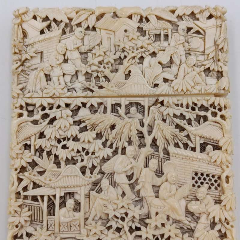 Antique Chinese Cantonese carved card case - circa mid - 1800's - lid repaired